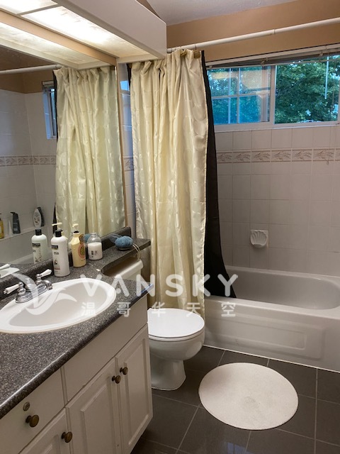 250509153008_Salal Small Room_3.jpg